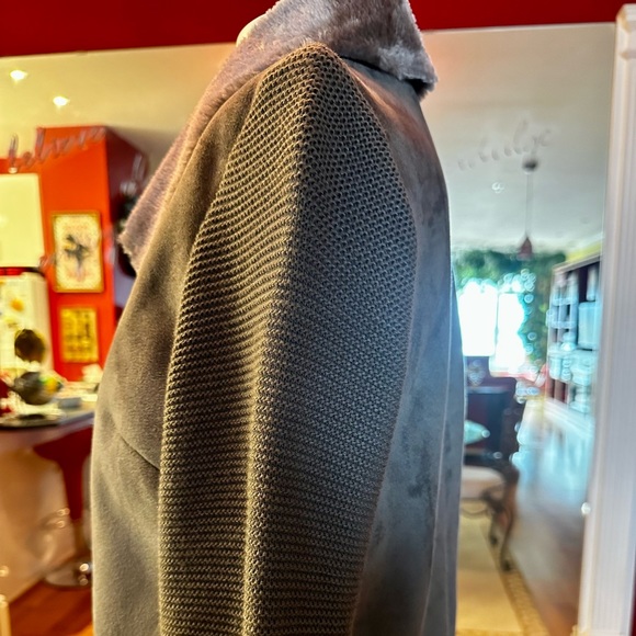 FABULOUS FURS JACKET NWOT - Picture 4 of 6